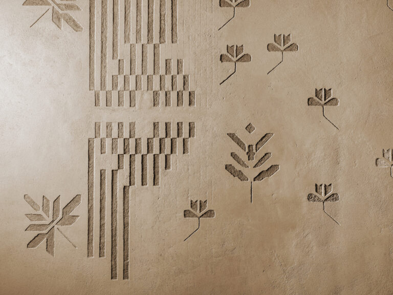 Decorazioni in terra cruda da motivi tipici sardi